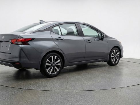 Used 2025 Nissan Versa SV image 9