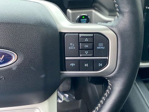 Used 2024 Ford Expedition XLT image 19