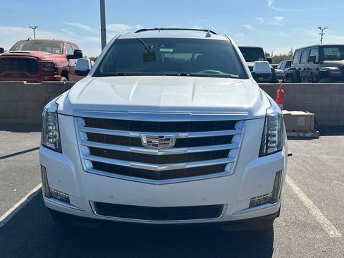 Used 2017 Cadillac Escalade ESV Premium Luxury AWD/4WD image 3