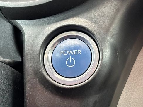 Used 2024 Toyota Sienna LE w/ LE Plus Package FWD image 25