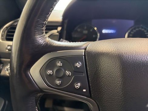 Used 2018 Chevrolet Suburban Premier AWD/4WD image 37