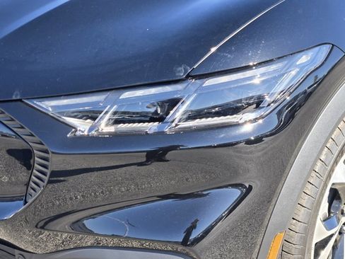 Certified 2025 Ford Mustang Mach-E Select image 9