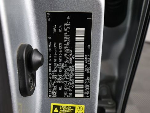 Used 2017 Toyota Highlander Plus image 40