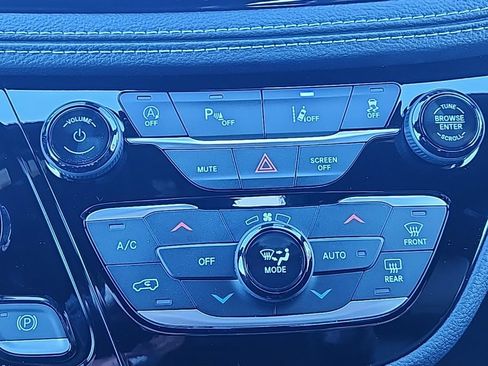 New 2026 Chrysler Pacifica Select FWD image 6