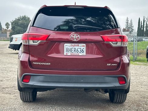 Used 2017 Toyota Highlander SE image 8
