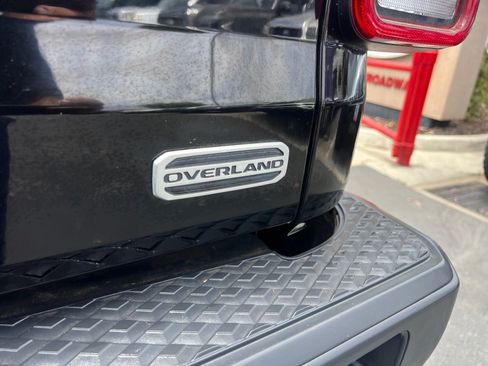 Used 2020 Jeep Gladiator Overland AWD/4WD image 8