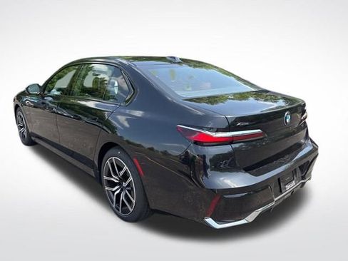 Used 2025 BMW 750e xDrive image 6