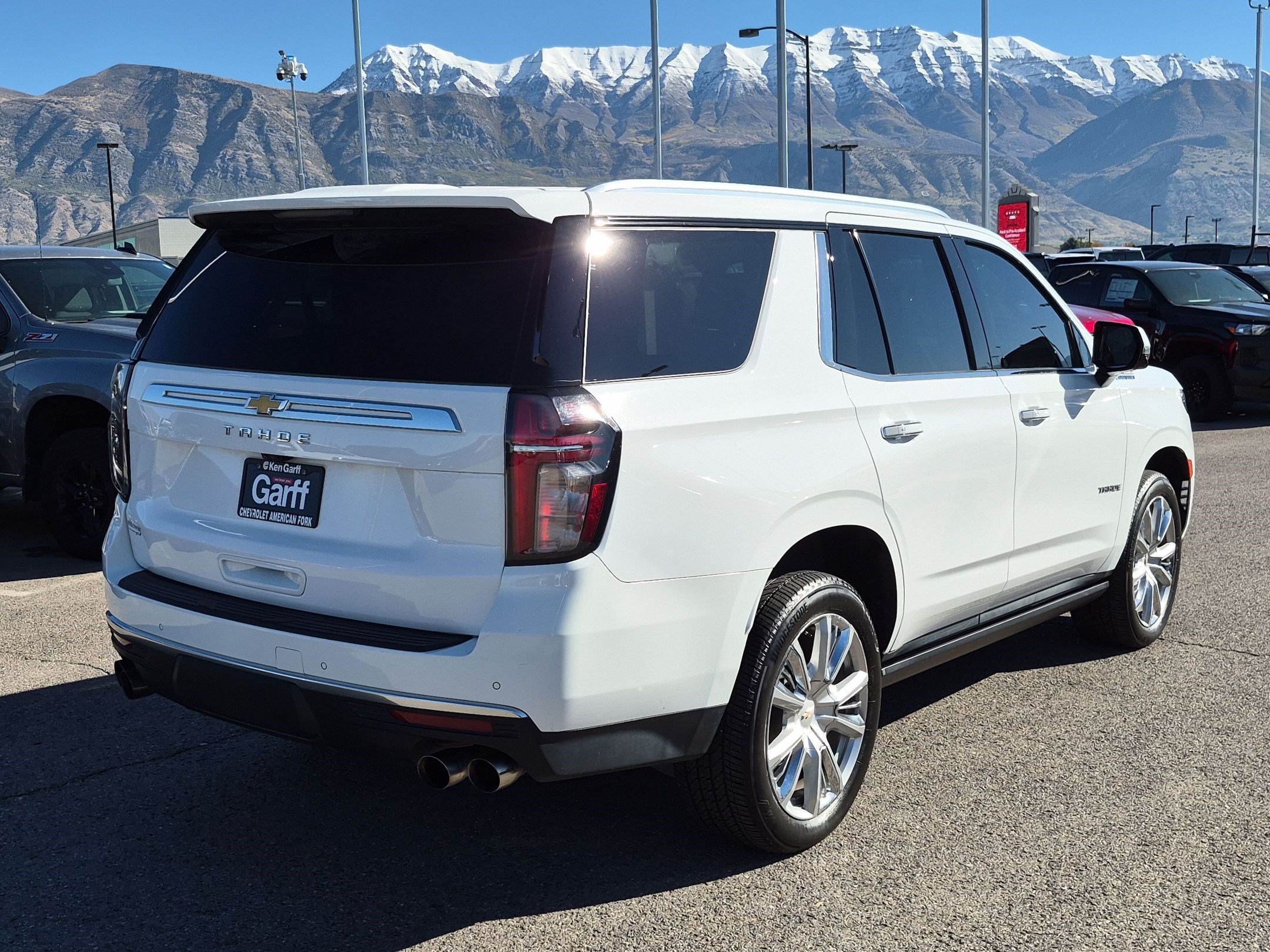 Used 2021 Chevrolet Tahoe High Country w/ Premium Package AWD/4WD image 3