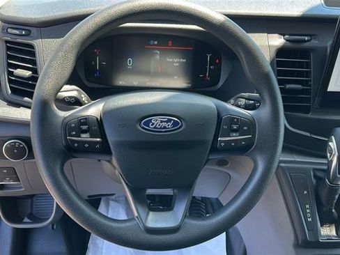 New 2026 Ford Transit 250 148 Medium Roof RWD image 18
