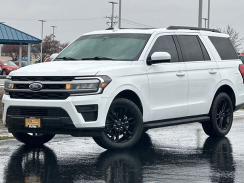 Certified 2024 Ford Expedition XLT image 1