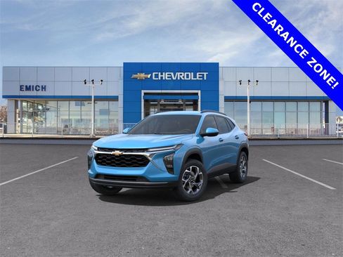 New 2025 Chevrolet Trax LT w/ Driver Confidence Package image 8