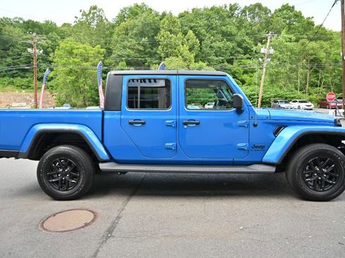 Used 2022 Jeep Gladiator Sport AWD/4WD image 7