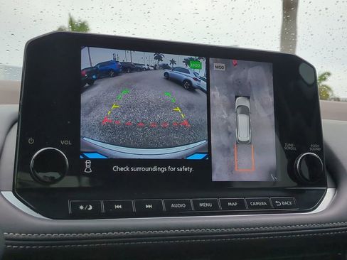 Used 2022 Nissan Rogue Platinum w/ Head-Up Display Package image 21