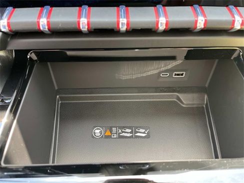 New 2025 GMC Yukon XL AT4 w/ AT4 Premium Plus Package image 24