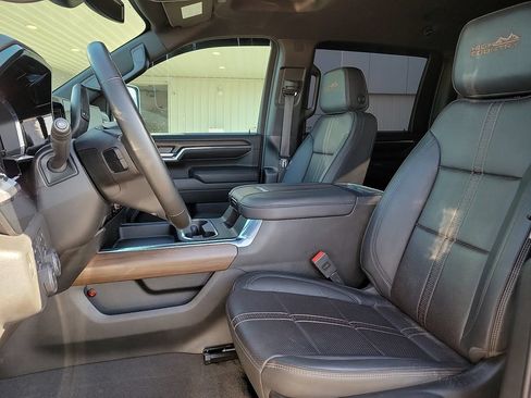 Used 2024 Chevrolet Silverado 2500 High Country w/ Max Trailering Package AWD/4WD image 12