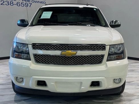 Used 2013 Chevrolet Avalanche LTZ image 3