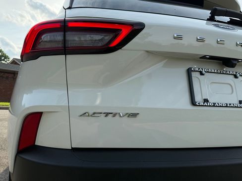 Used 2023 Ford Escape Active w/ Cold Weather Package image 8