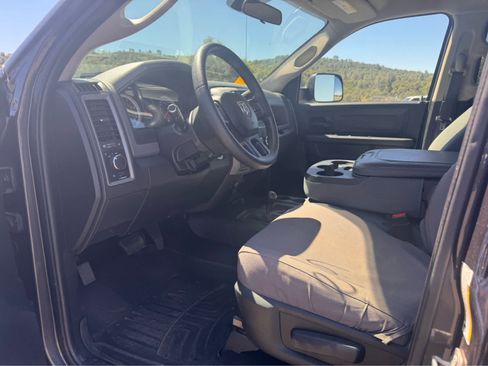 Used 2018 RAM 2500 Tradesman w/ Chrome Appearance Group AWD/4WD image 11