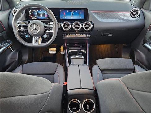 Used 2025 Mercedes-Benz GLA 35 AMG 4MATIC image 17