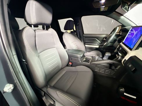 Used 2024 Toyota Tacoma TRD Sport image 31