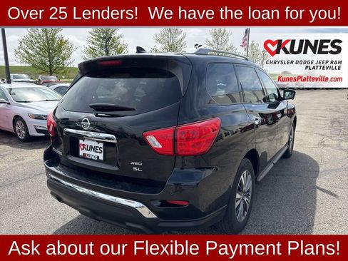 Used 2019 Nissan Pathfinder SL AWD/4WD image 3