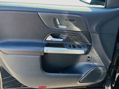 Used 2024 Mercedes-Benz GLB 250 image 21