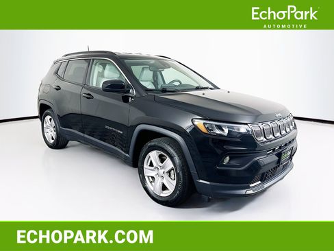 Used 2022 Jeep Compass Latitude FWD image 1