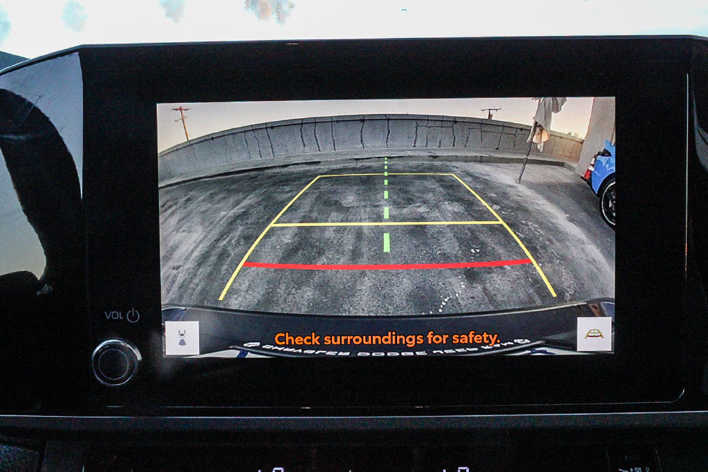 Used 2025 Toyota Camry SE w/ Convenience Package FWD image 21
