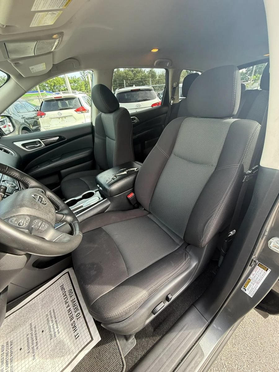 Used 2020 Nissan Pathfinder SV FWD image 9