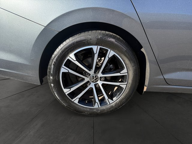 Used 2025 Volkswagen Jetta Sport FWD image 9
