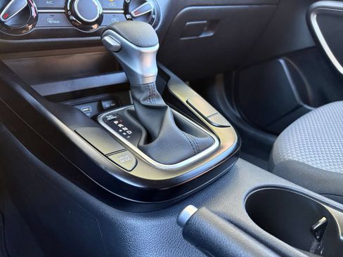 Used 2025 Kia Soul LX w/ LX Technology Package FWD image 39