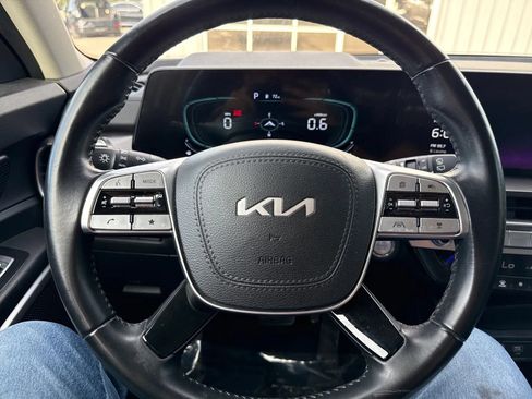 Used 2025 Kia Telluride S FWD image 19