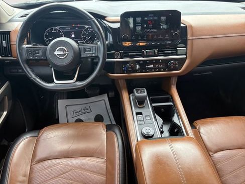 Used 2022 Nissan Pathfinder Platinum AWD/4WD image 10