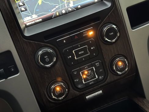 Used 2014 Ford F150 Lariat w/ Equipment Group 502A Luxury image 28