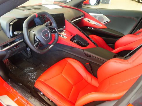 Used 2024 Chevrolet Corvette Z06 RWD image 10