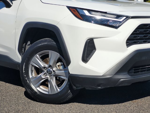 Certified 2025 Toyota RAV4 LE AWD/4WD image 4