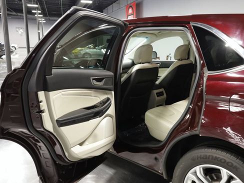 Used 2017 Ford Edge Titanium w/ Technology Package image 17
