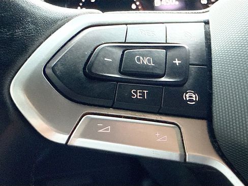 Used 2020 Volkswagen Atlas Cross Sport SE AWD/4WD image 36