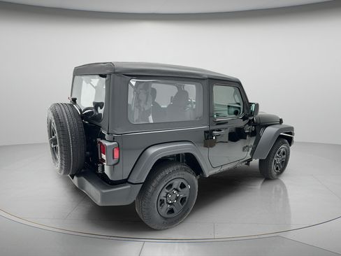 Used 2025 Jeep Wrangler Sport AWD/4WD image 7