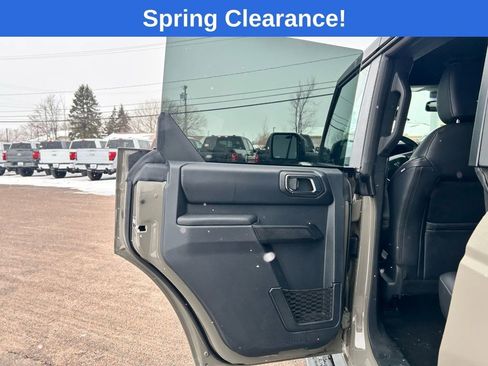Used 2025 Ford Bronco Outer Banks AWD/4WD image 17