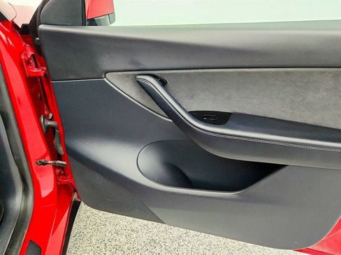 Used 2020 Tesla Model Y Long Range image 30