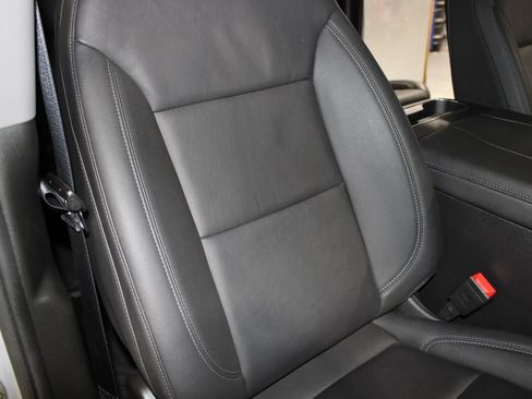 Used 2024 Chevrolet Silverado 1500 LT Trail Boss w/ Convenience Package II AWD/4WD image 34