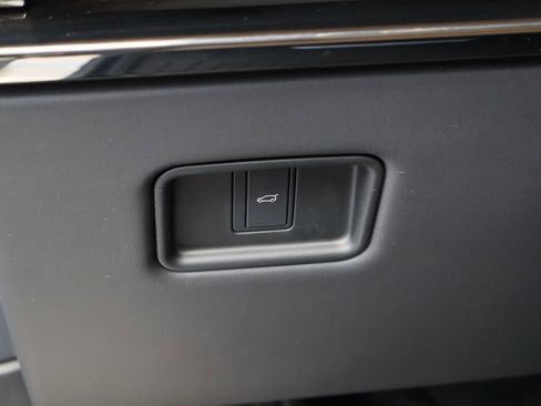 Used 2024 Land Rover Range Rover Sport Dynamic SE image 11