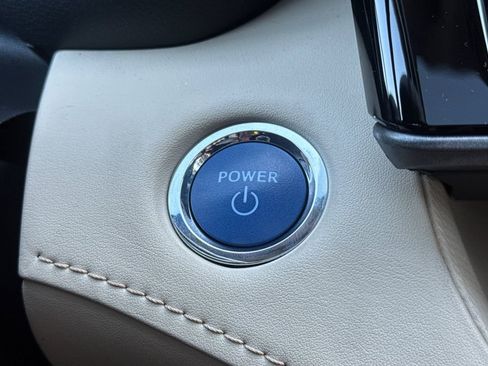 Used 2022 Toyota Highlander Limited image 22