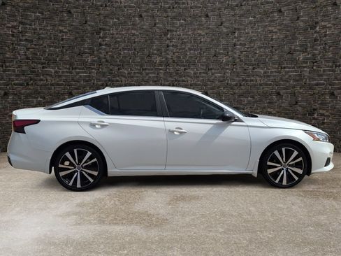 Used 2020 Nissan Altima 2.5 SR FWD image 3