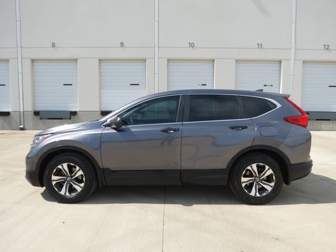 Used 2018 Honda CR-V LX image 3