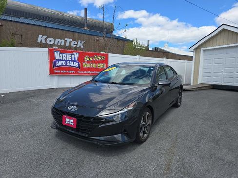 Used 2023 Hyundai Elantra SEL w/ Convenience Package FWD image 11