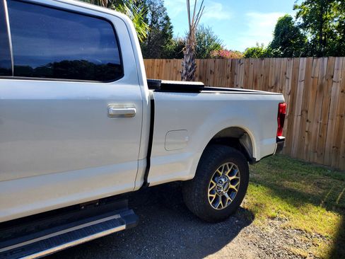 Used 2021 Ford F250 Lariat w/ Lariat Value Package image 6