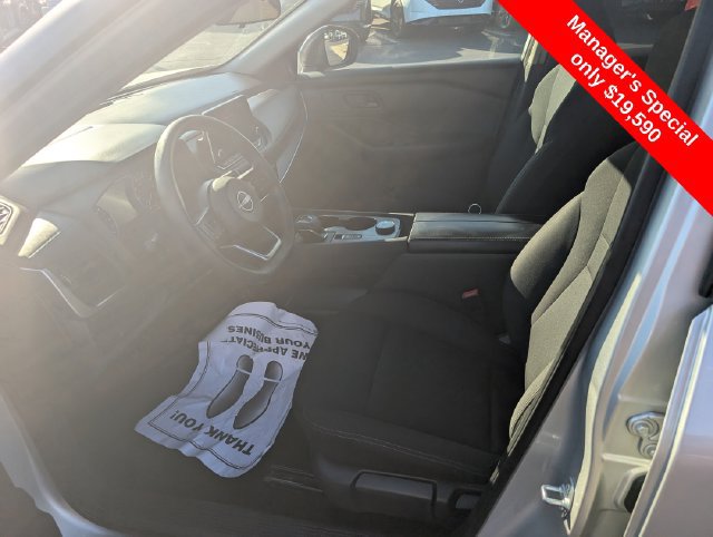 Used 2024 Nissan Rogue S AWD/4WD image 13