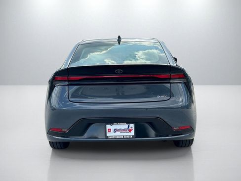 Used 2025 Toyota Prius XLE image 6